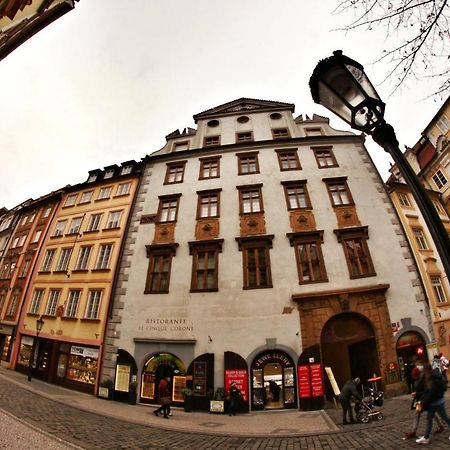 Hostel Homer - Old Town Square Prag Exteriör bild