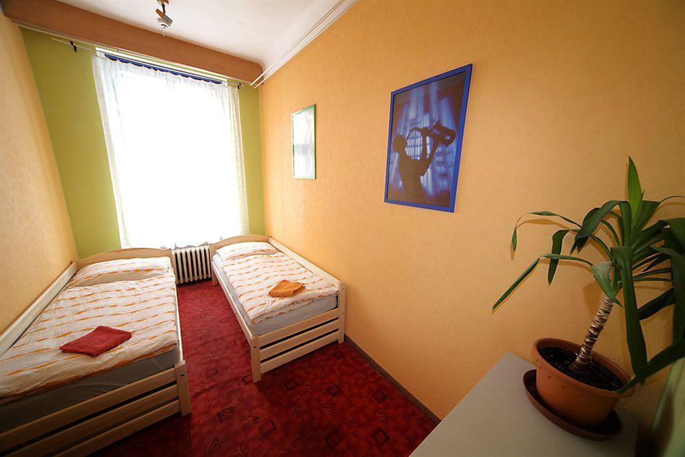 Hostel Homer - Old Town Square Prag Exteriör bild