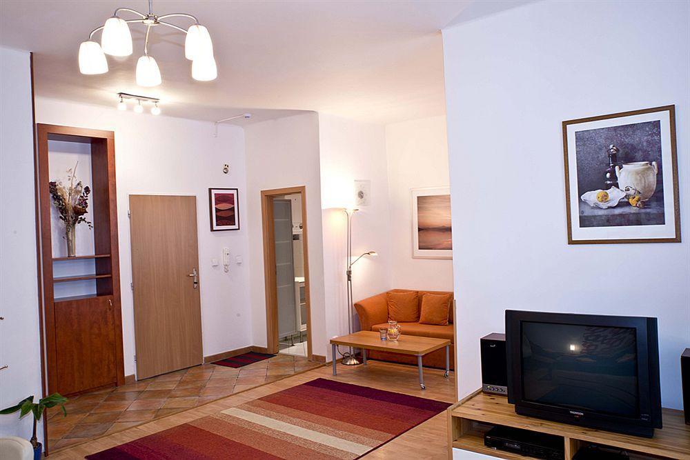 Hostel Homer - Old Town Square Prag Exteriör bild