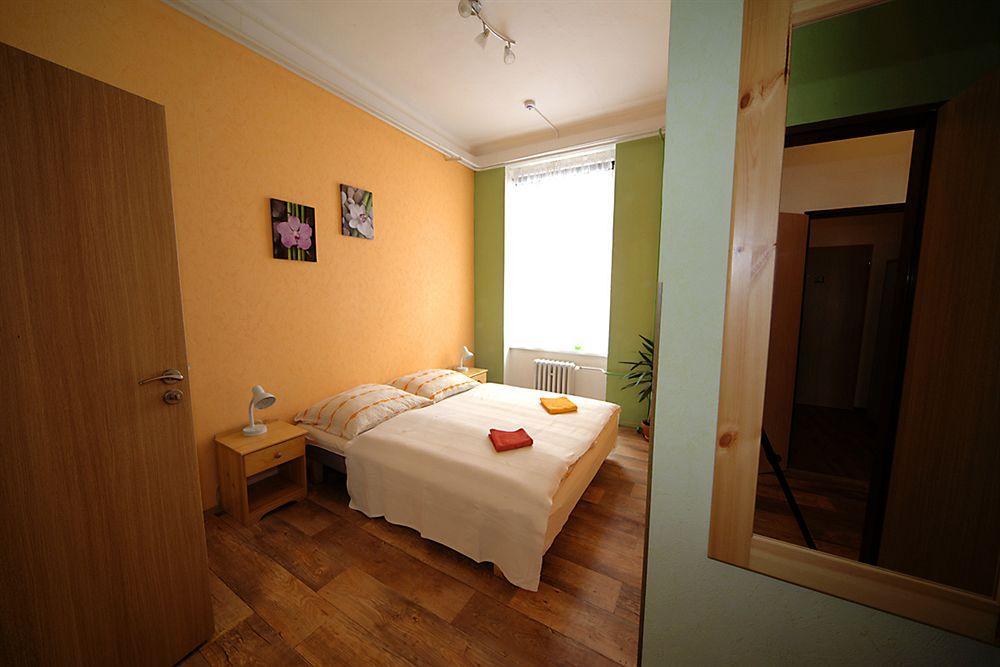 Hostel Homer - Old Town Square Prag Exteriör bild