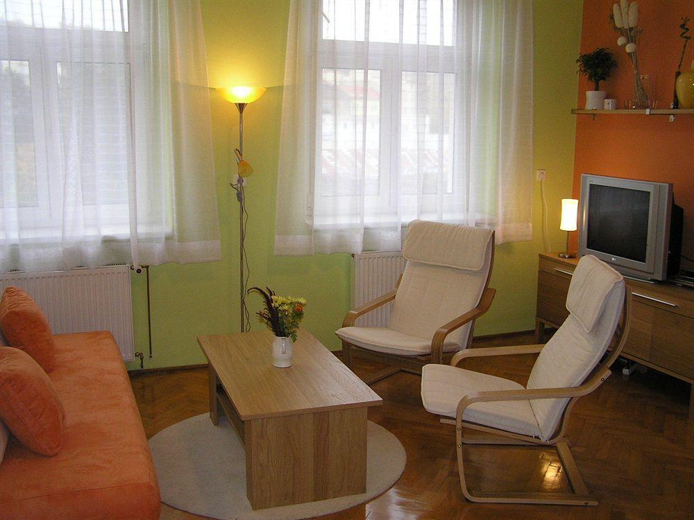 Hostel Homer - Old Town Square Prag Exteriör bild