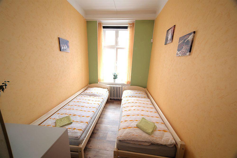 Hostel Homer - Old Town Square Prag Exteriör bild