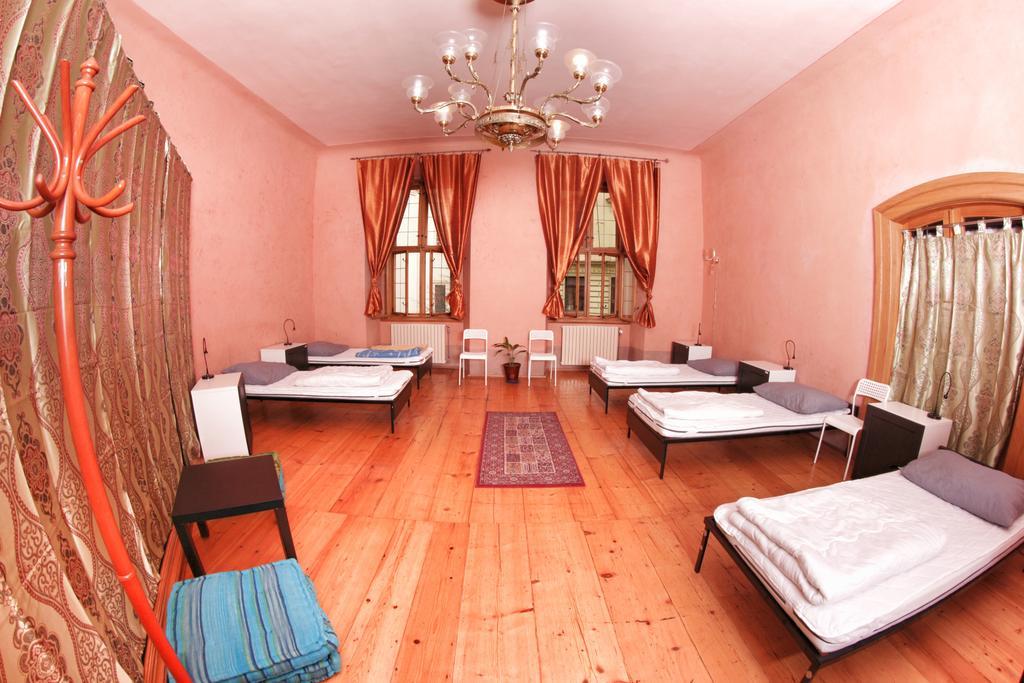 Hostel Homer - Old Town Square Prag Exteriör bild