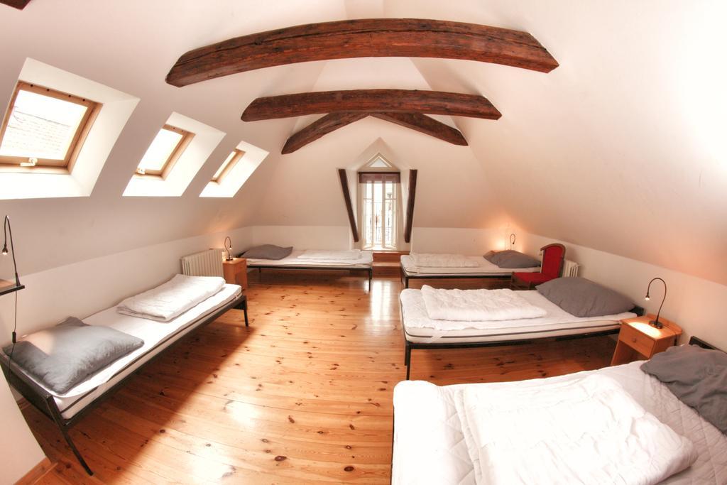 Hostel Homer - Old Town Square Prag Exteriör bild