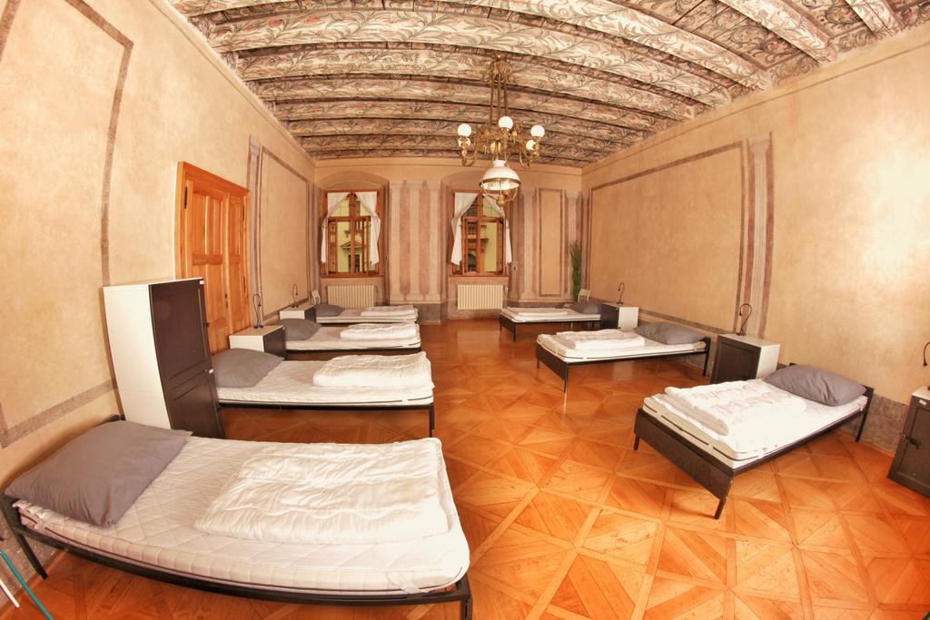Hostel Homer - Old Town Square Prag Exteriör bild